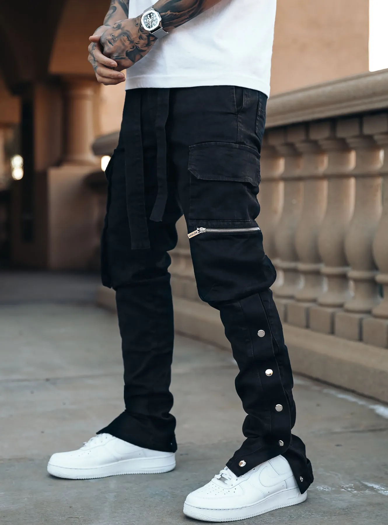Snap Cargo Jeans in Jet Black
